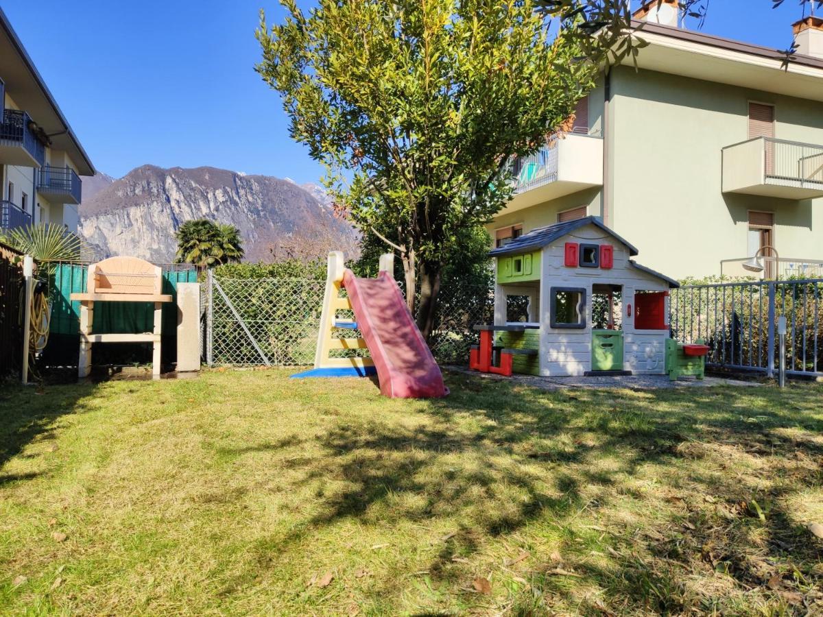 Family Garden Apartment Riva del Garda Buitenkant foto