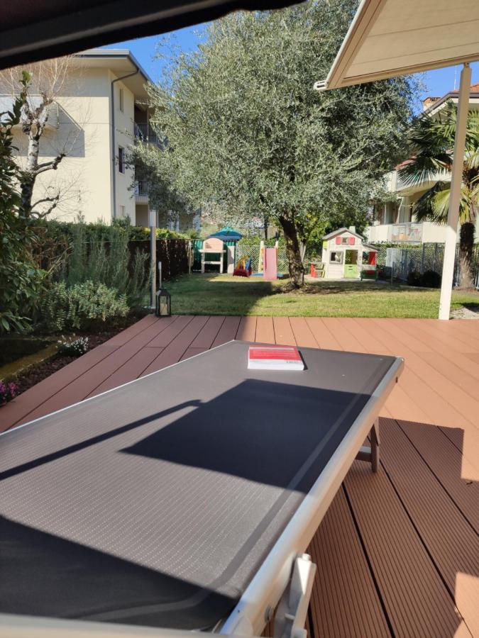 Family Garden Apartment Riva del Garda Buitenkant foto
