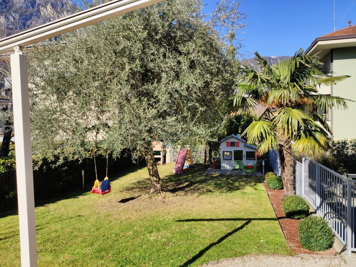 Family Garden Apartment Riva del Garda Buitenkant foto